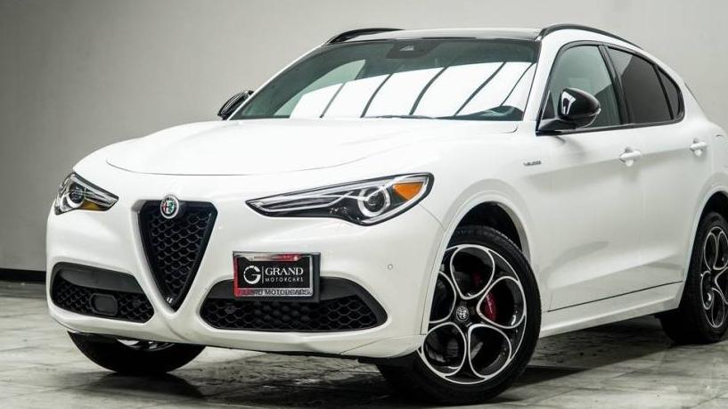 ALFA ROMEO STELVIO 2022 ZASPAKBN0N7D27312 image